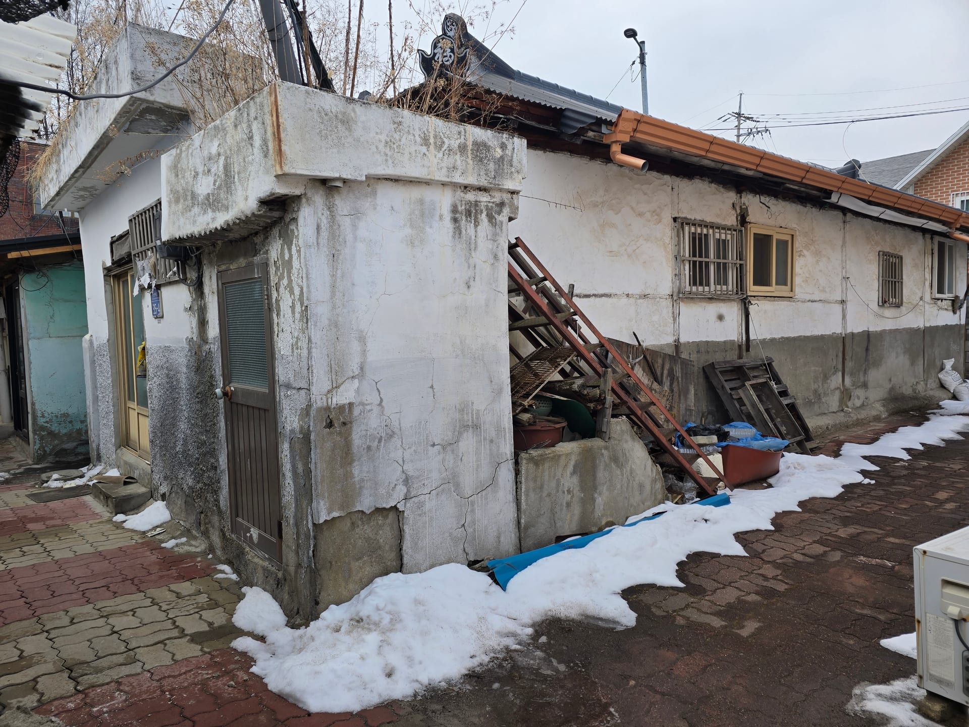 Single-family house for sale