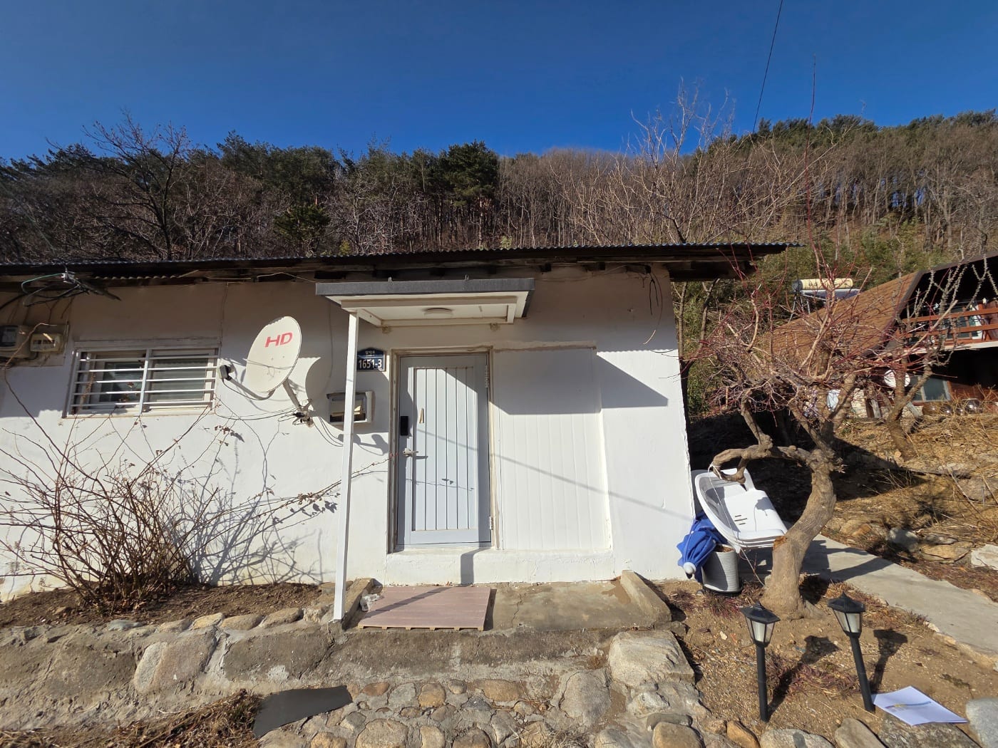 Detached house near Osaekcheon stream — image 2