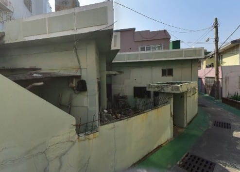 Old house built in 1979, southwest of Sinhwa Villa in Gamjeon-dong — image 2
