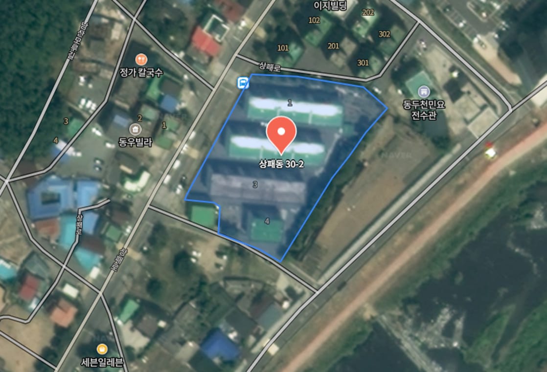 Row house in Sangpae-dong requiring repairs — image 2