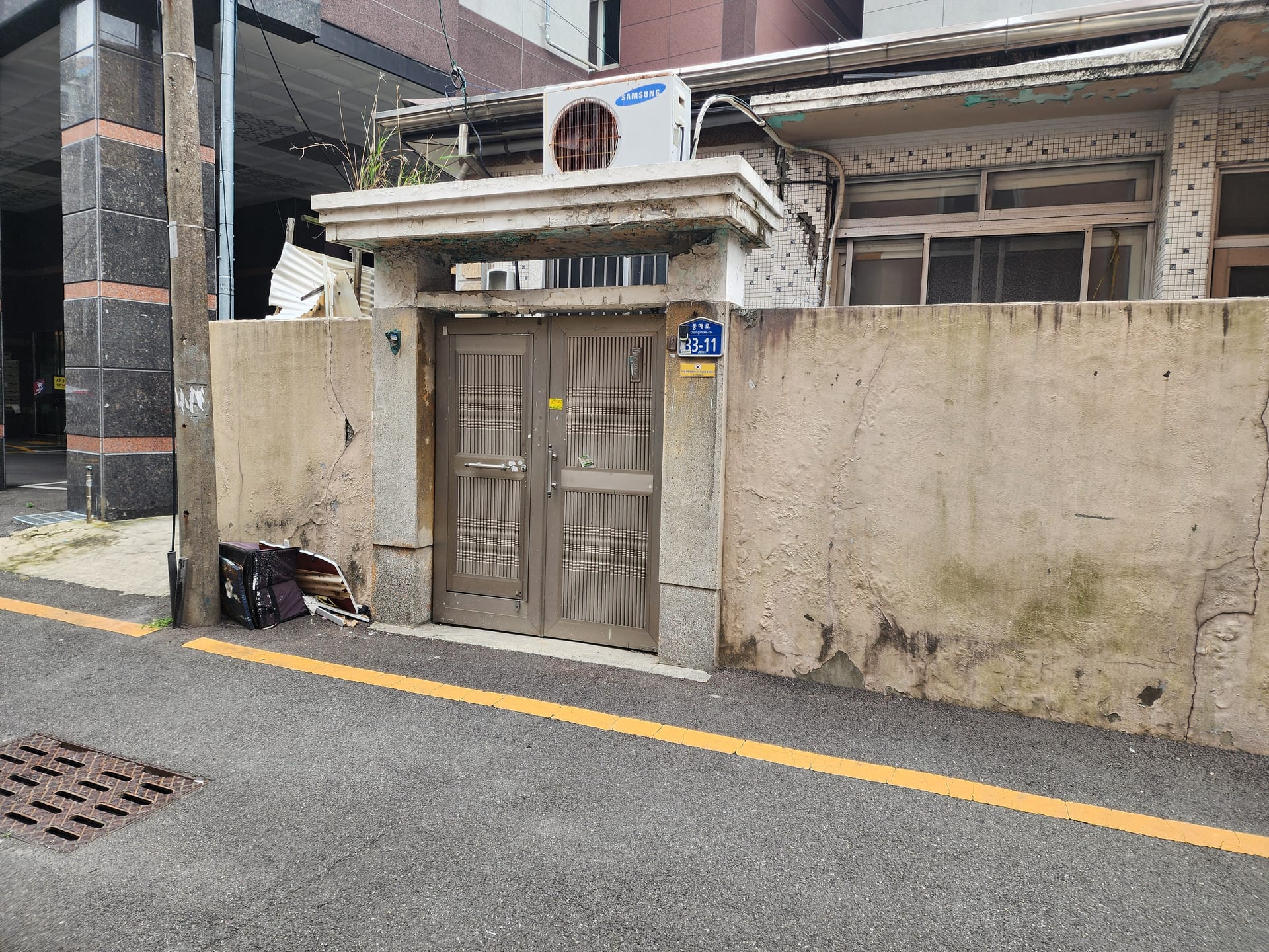 Detached house located west of Hadan Daejin Apartment — image 3