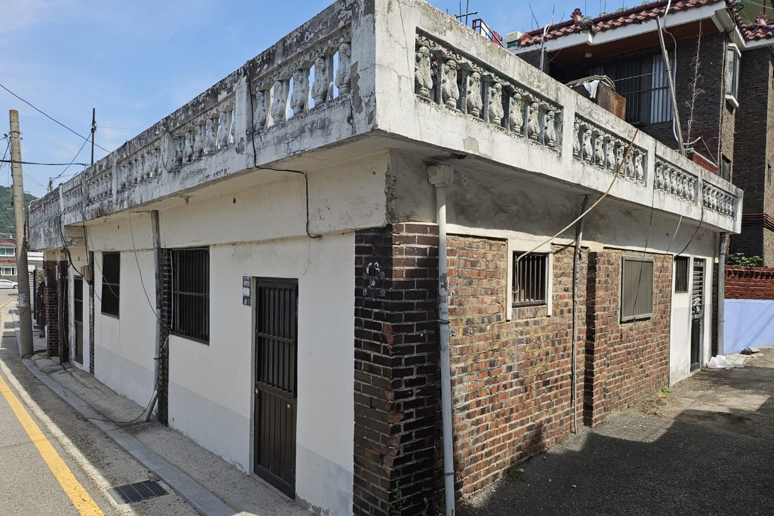 Detached house located near Dongducheon Elementary School, north side