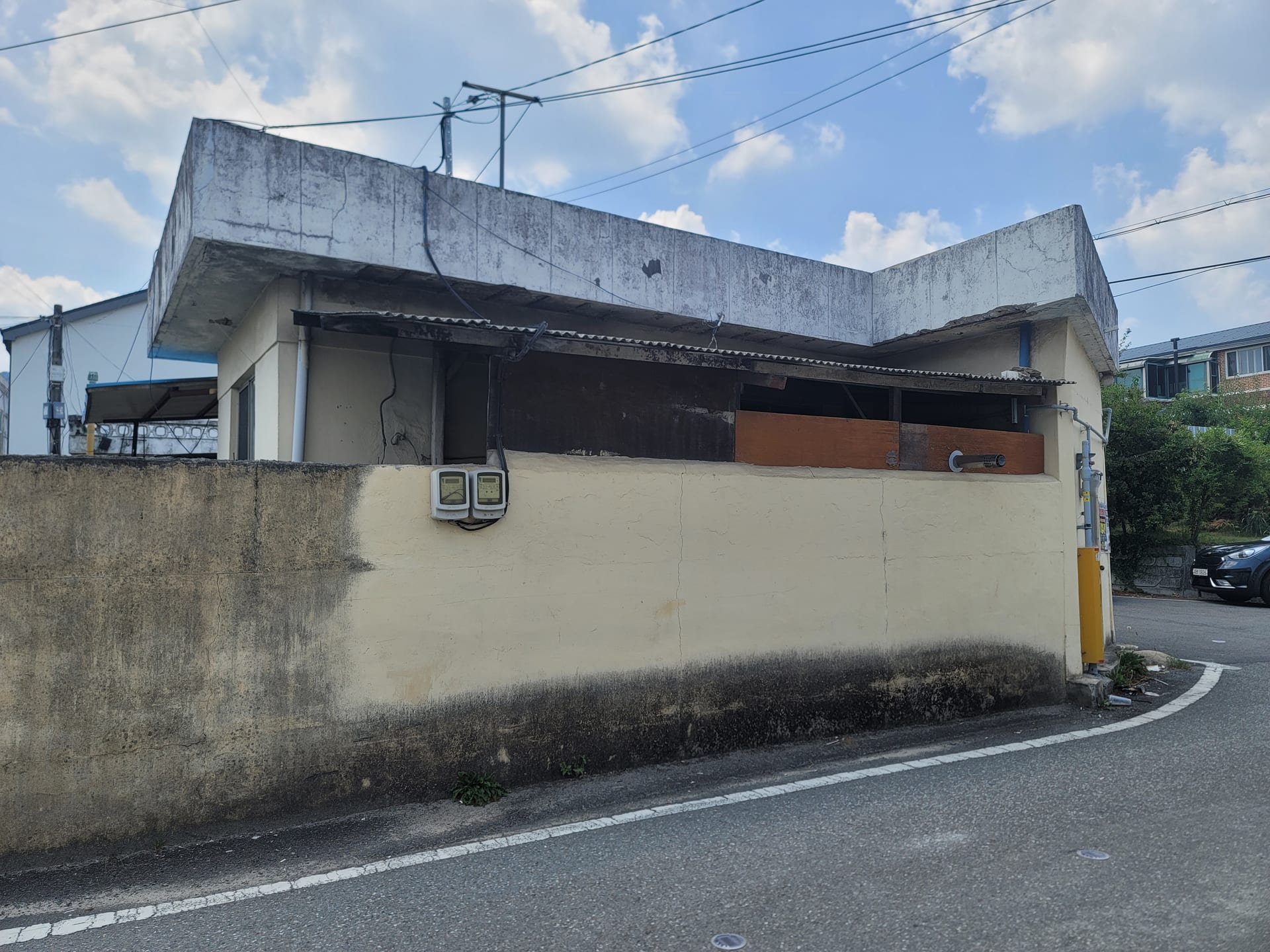 Detached house on the back street of Gangbyeon-ro, Sangdong — image 2