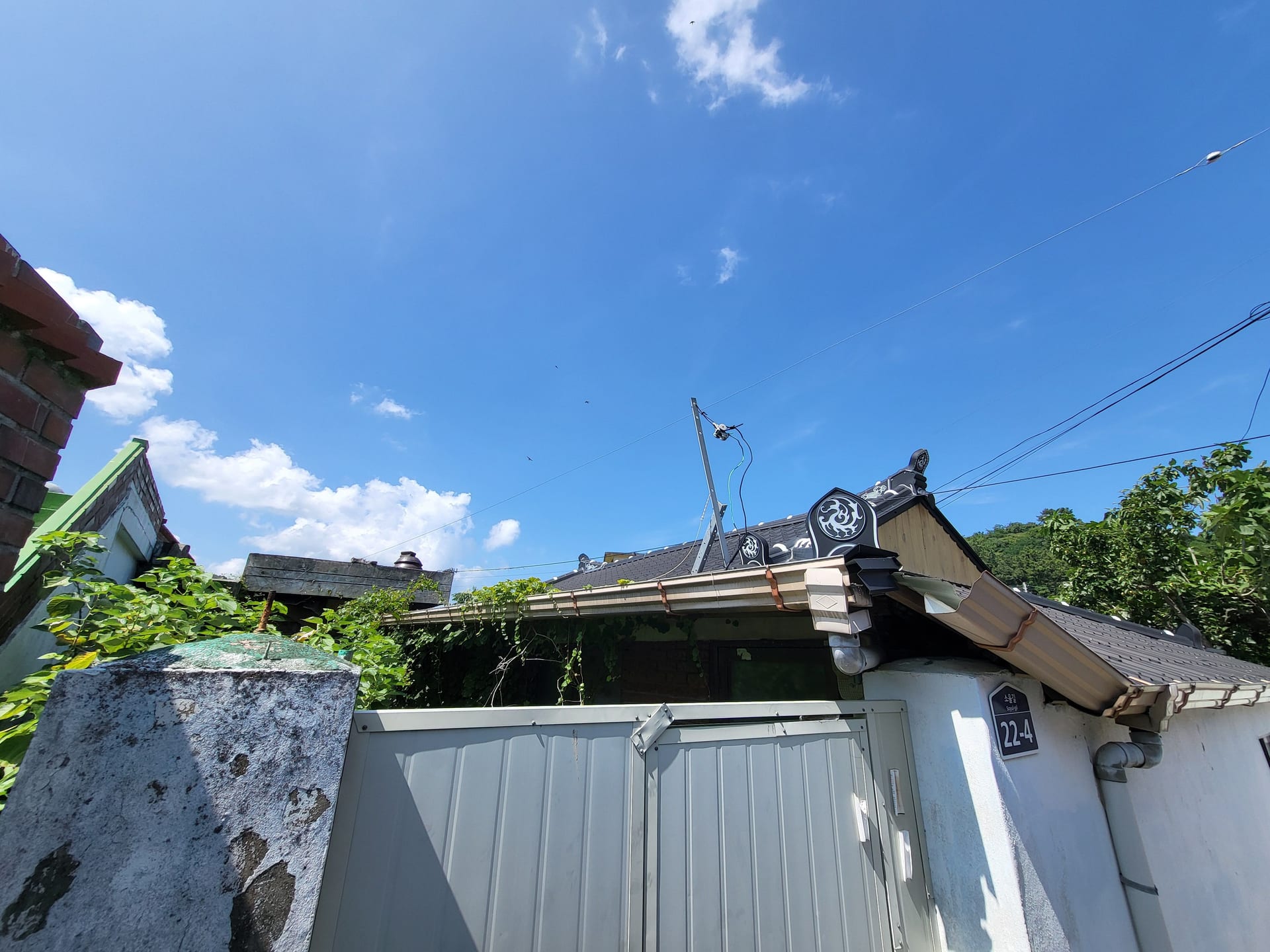 Small house for sale, 1-minute walk from the beach — image 3