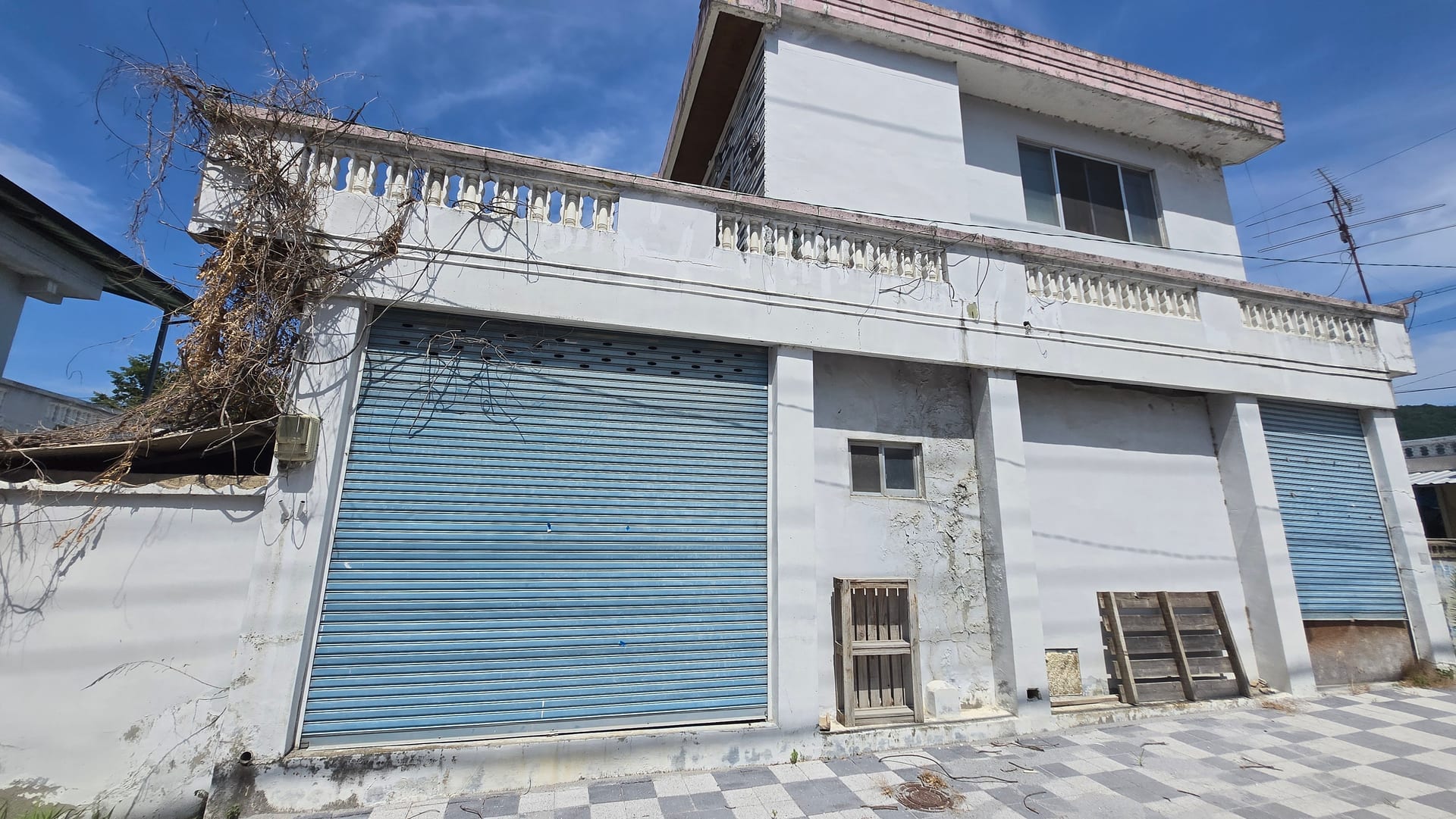 Two-story detached house near the center of Ungyang-myeon — image 2