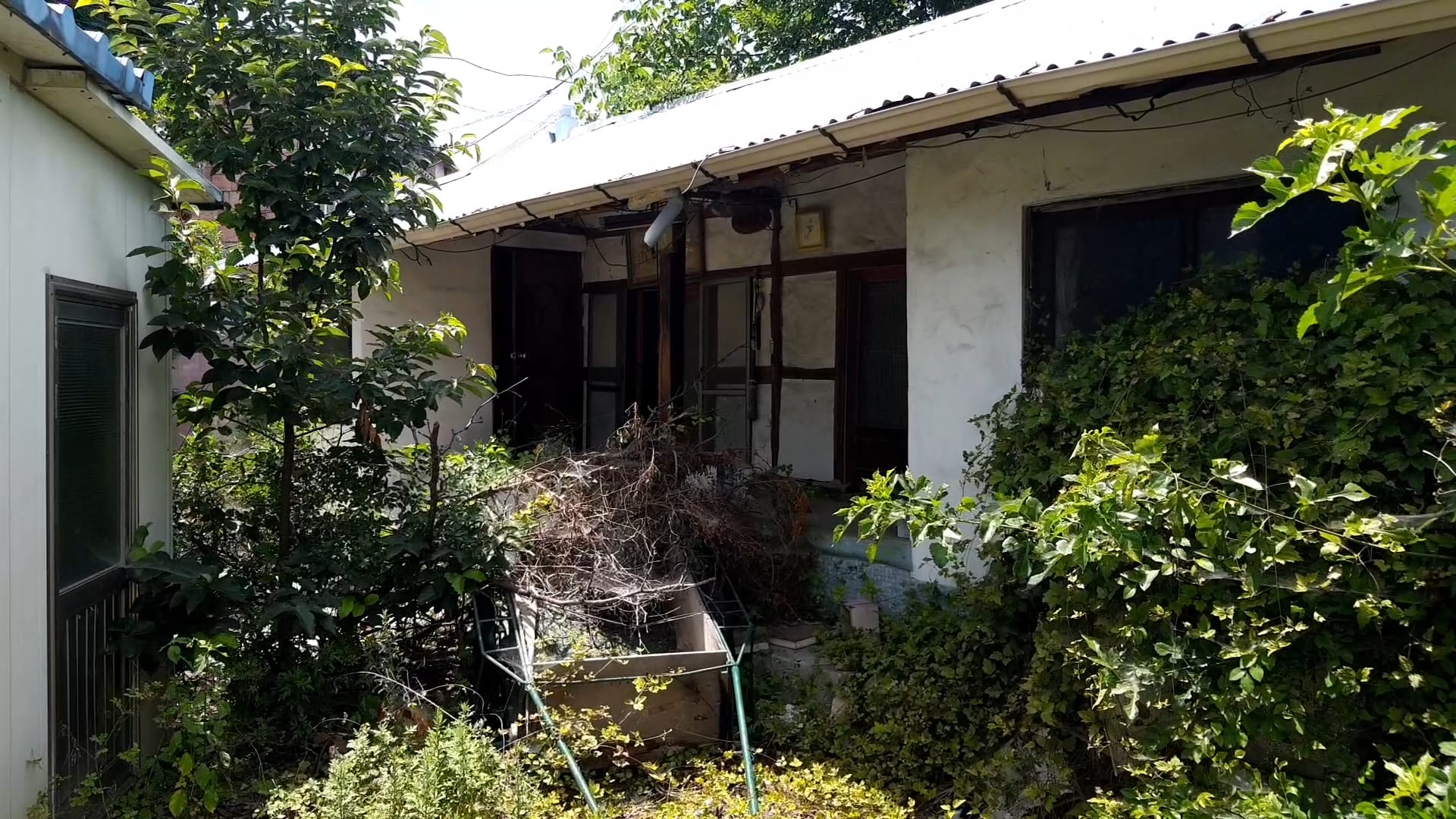 Country house for sale in a general commercial area with high building coverage and floor area ratios — image 4