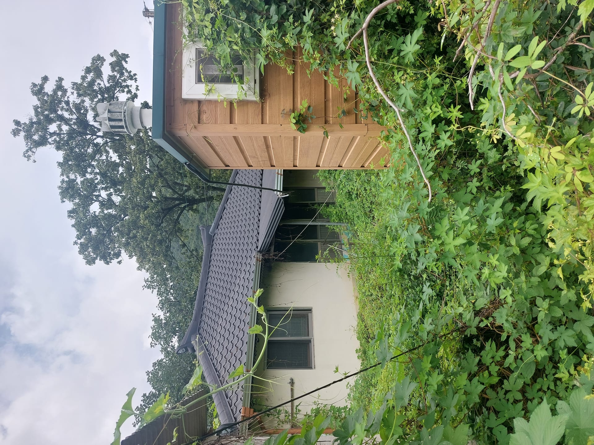 Country house for sale in Gungnyu-myeon, Uiryeong