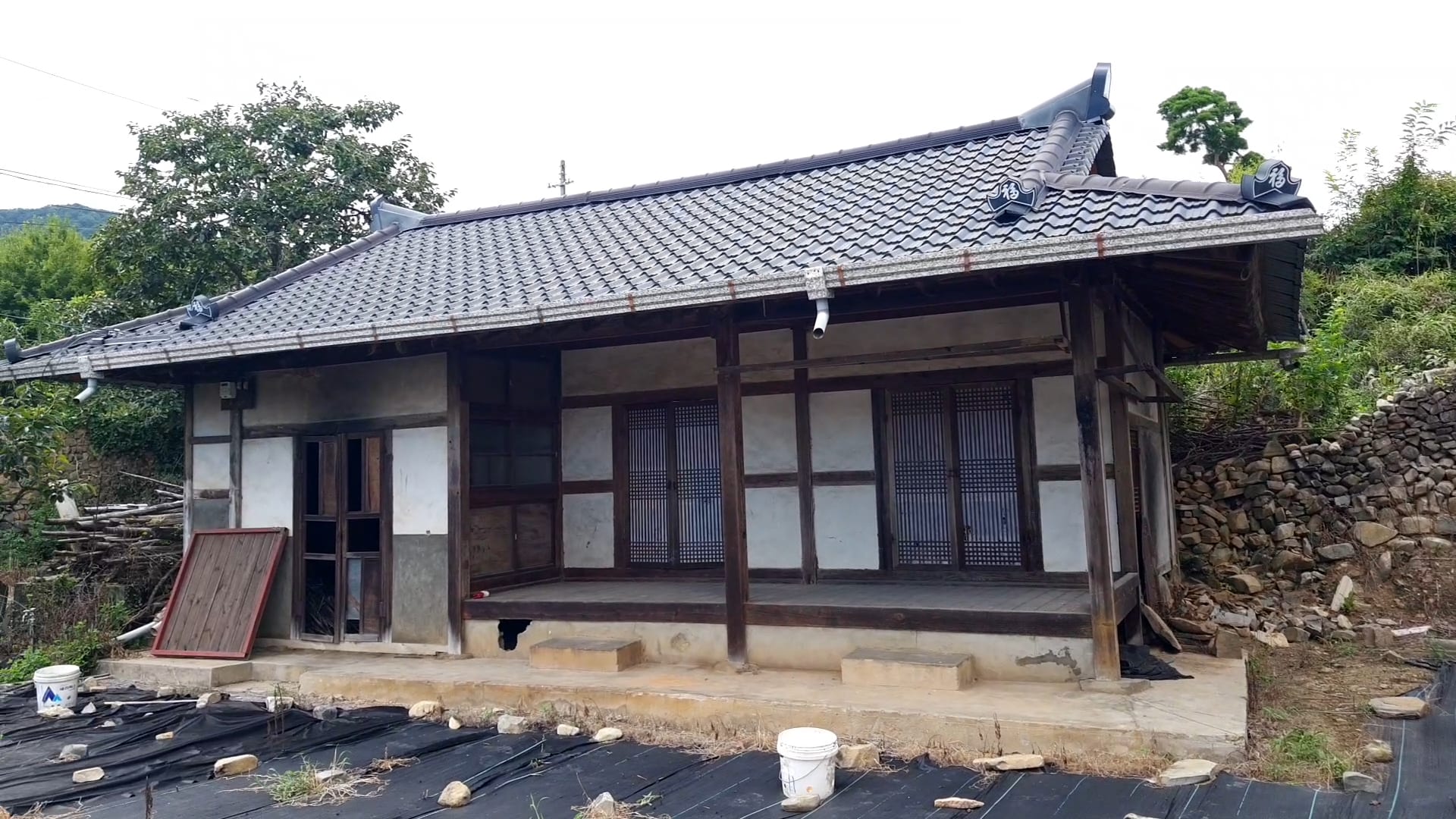 Old Hanok-Style Village House with Well-Preserved Original Structure (Renovatable) — image 7