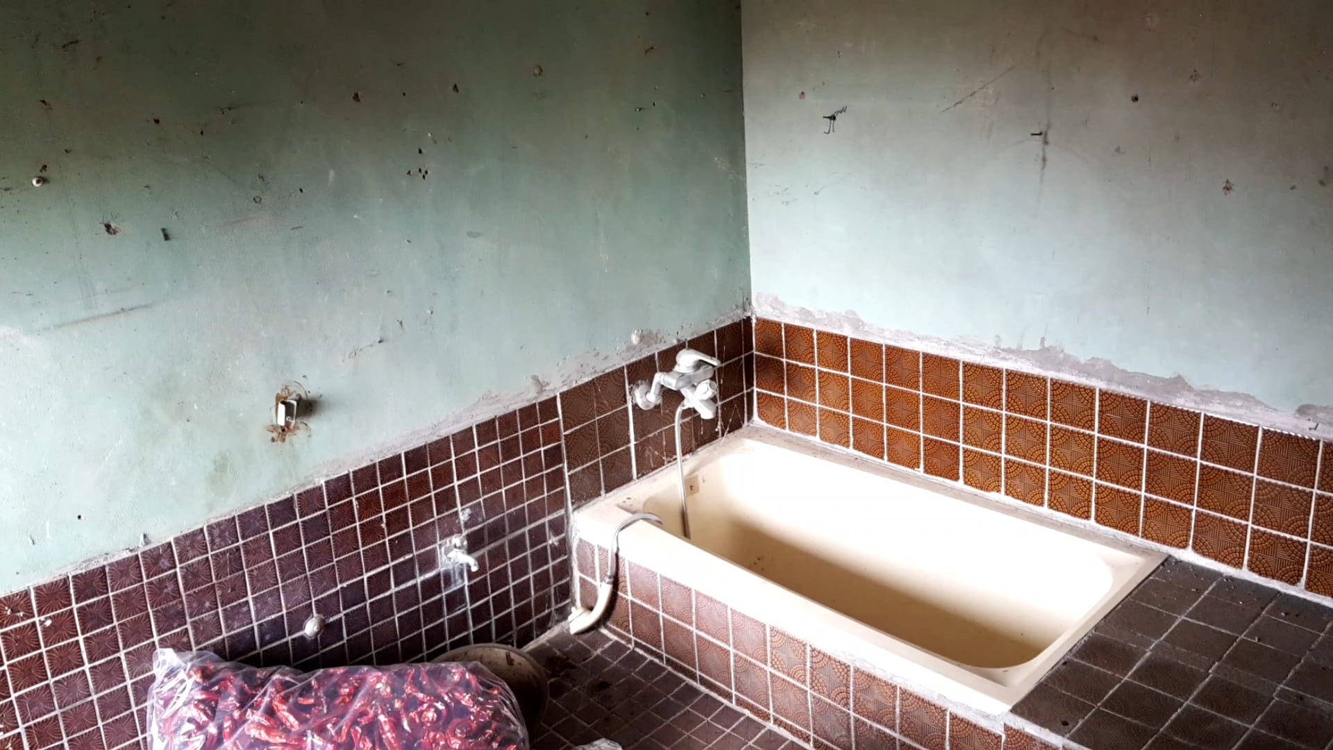 Affordable country house for sale near Hwangmaesan, suitable for renovation — image 5