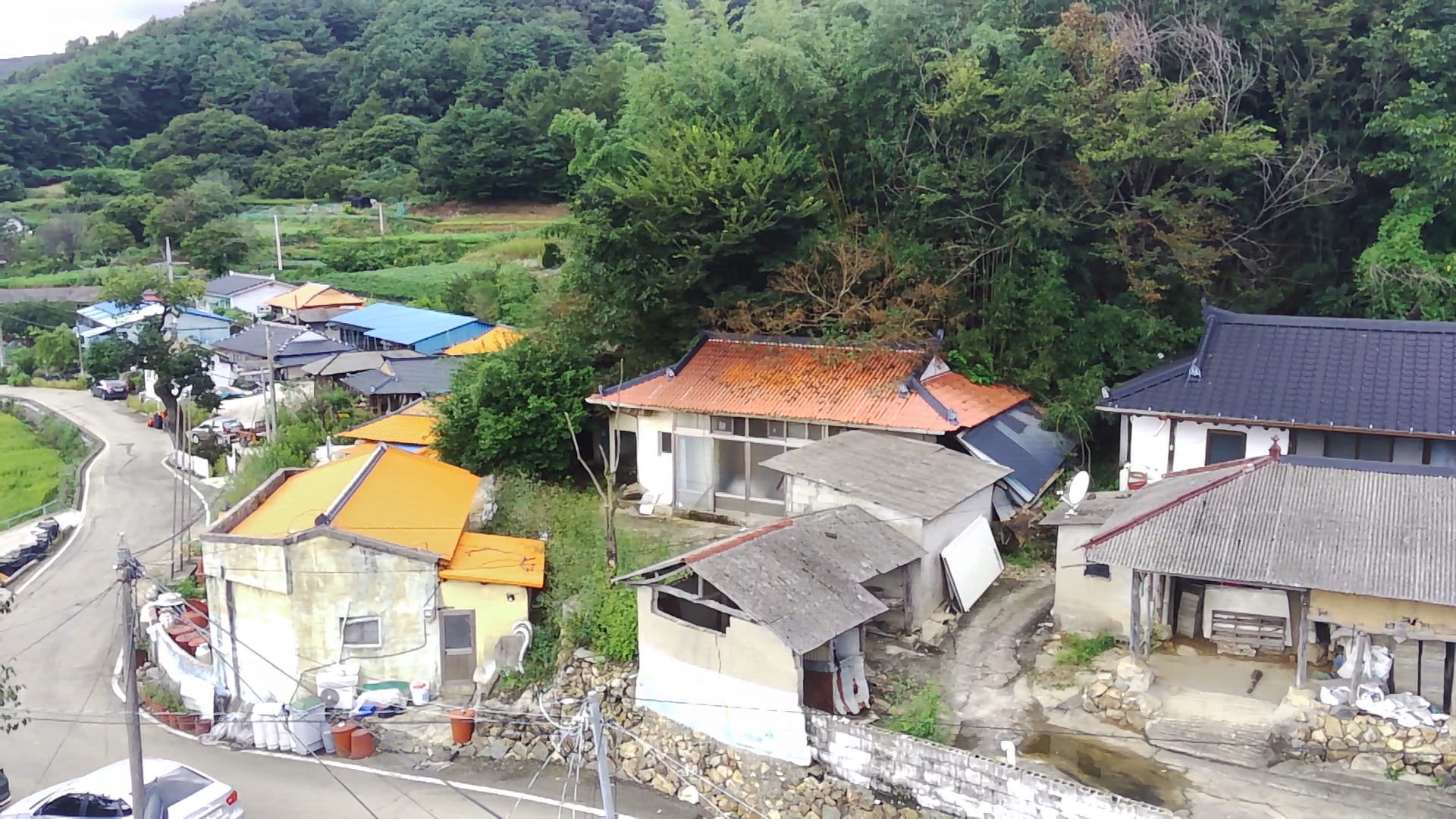 Affordable country house for sale near Hwangmaesan, suitable for renovation — image 6