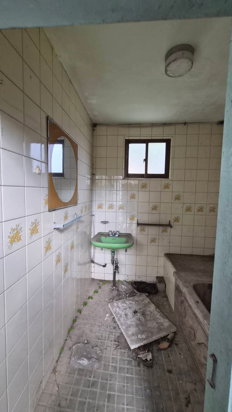 Vacant rural house near Deokyang-ri intercity bus stop — image 5