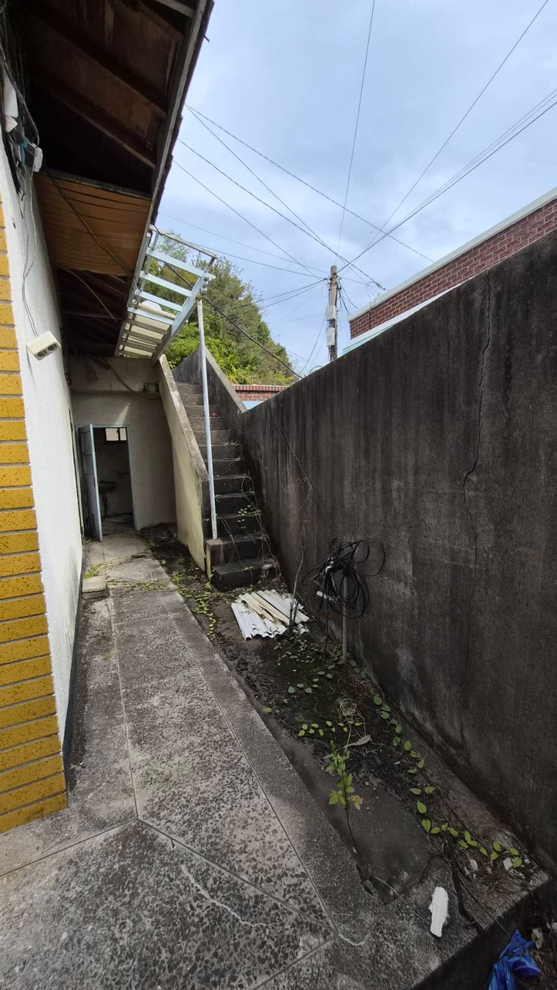 Vacant rural house near Deokyang-ri intercity bus stop — image 6