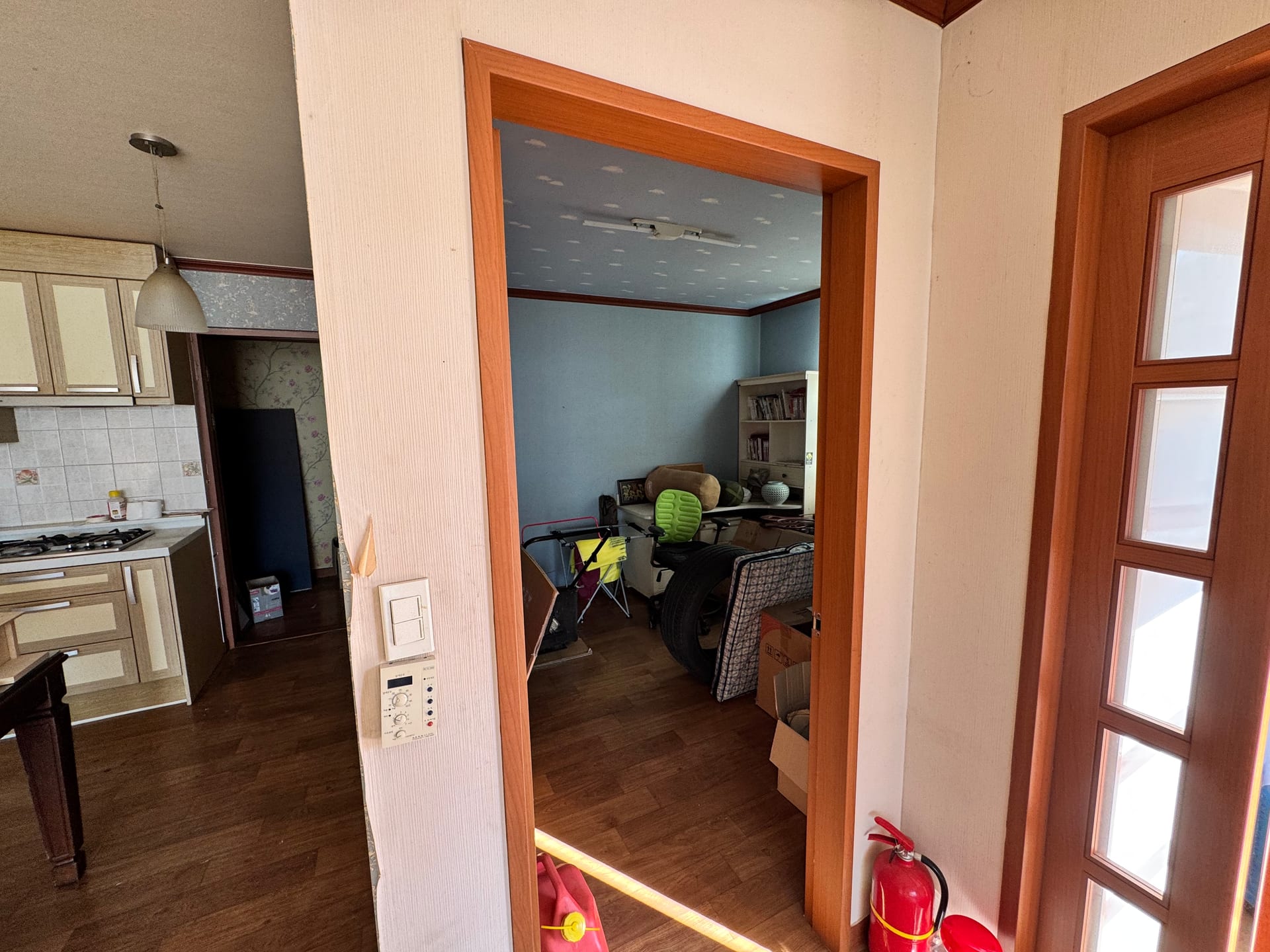 Detached house with plenty of sunlight — image 4