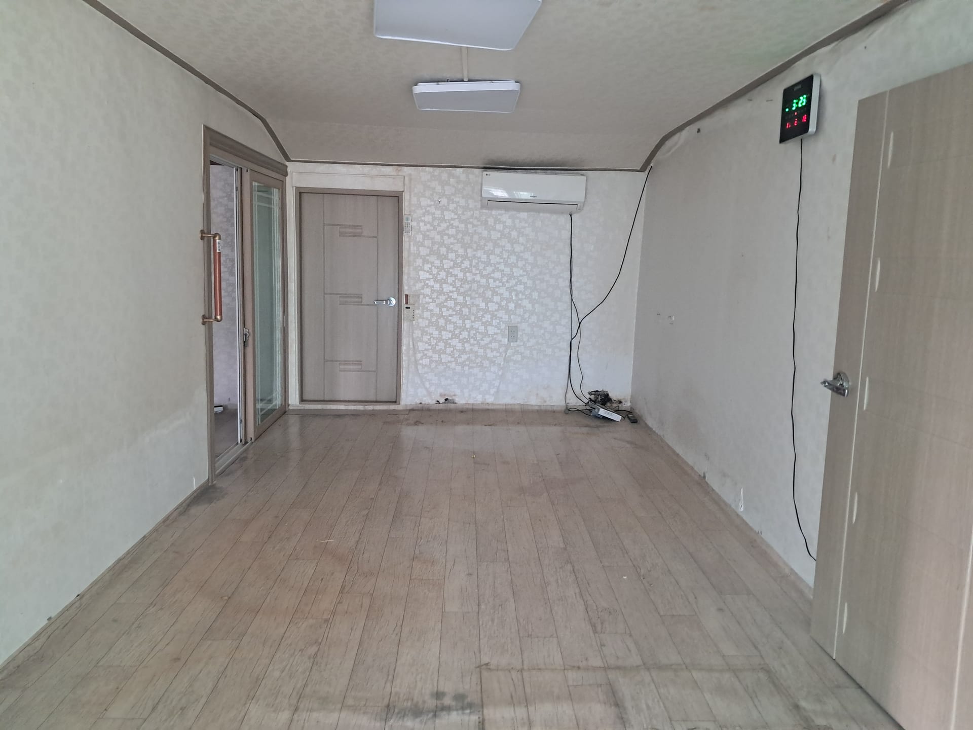 Farmhouse for sale — image 2