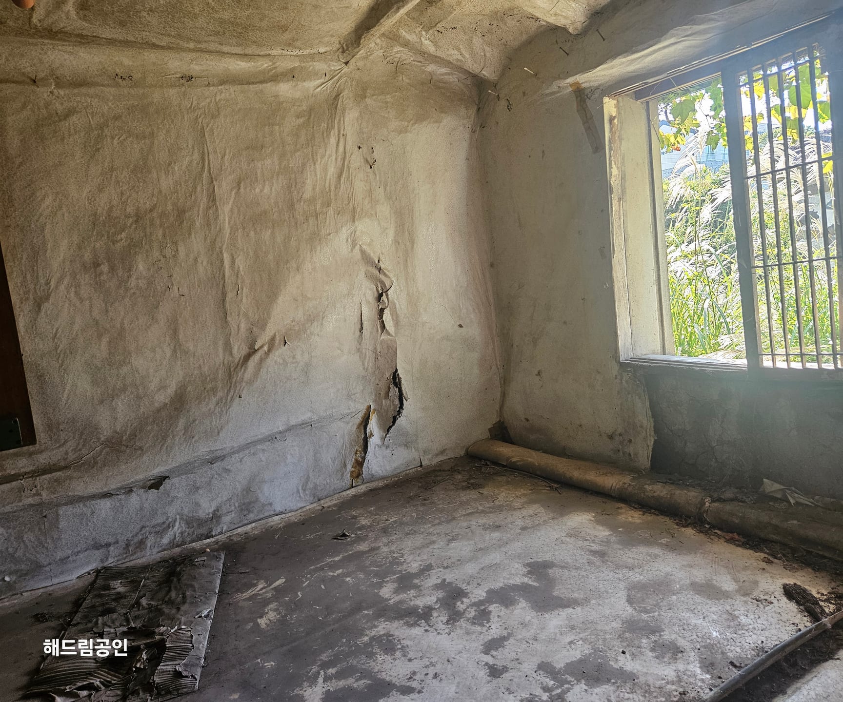Rare stone house in Gwideok-ri, Hallim-eup / guesthouse / pension / full remodeling needed — image 3