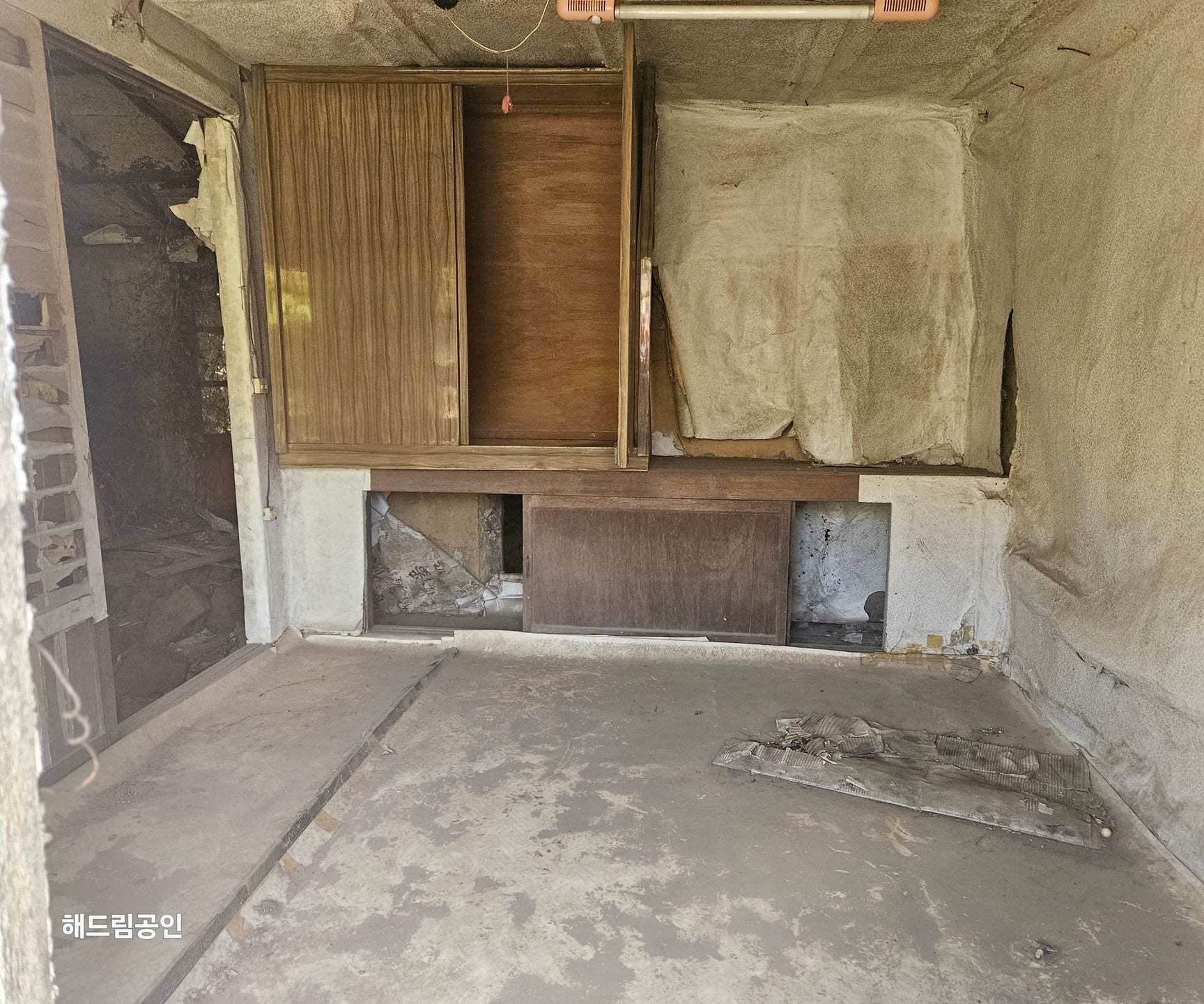 Rare stone house in Gwideok-ri, Hallim-eup / guesthouse / pension / full remodeling needed — image 4