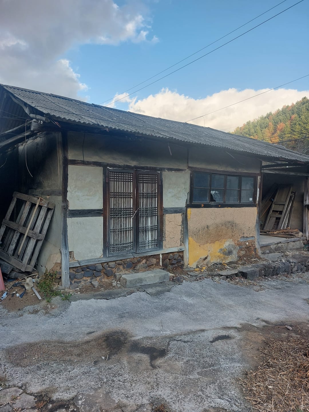 Old house for sale in Nakseo-myeon, Uiryeong — image 3