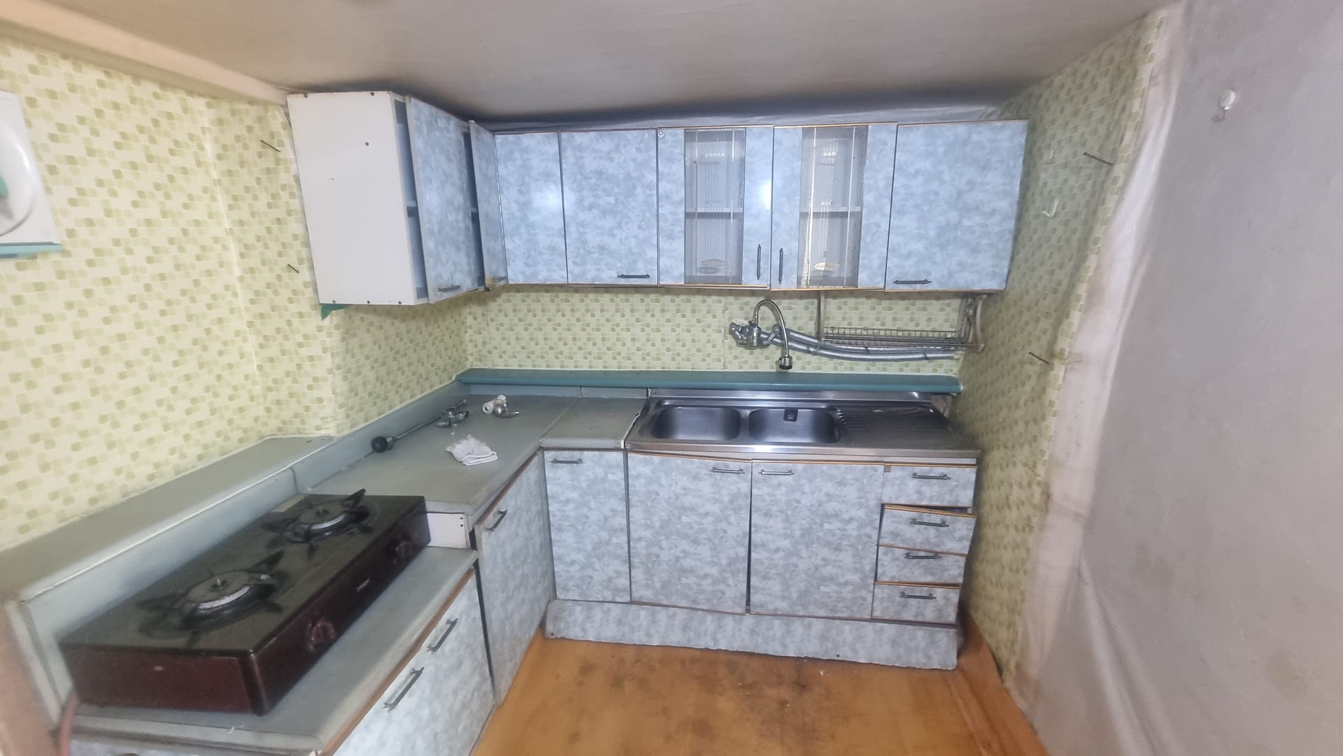 Low-cost detached monthly rental with versatile use — image 4