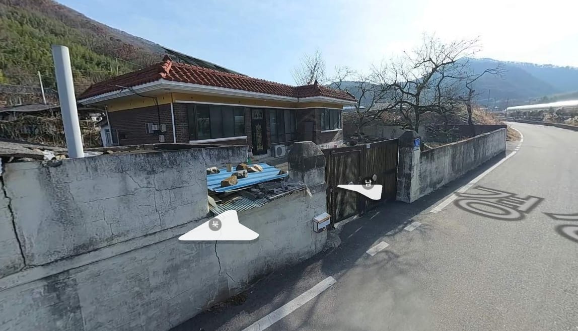 Detached house for sale with Mt. Mudeung view in Gyeongsang-ri