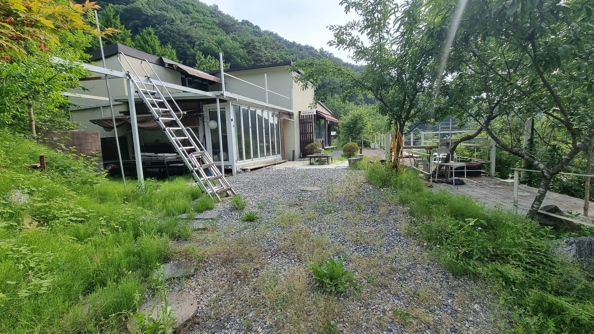 Ready to Move-in Rural House in Nature — image 10