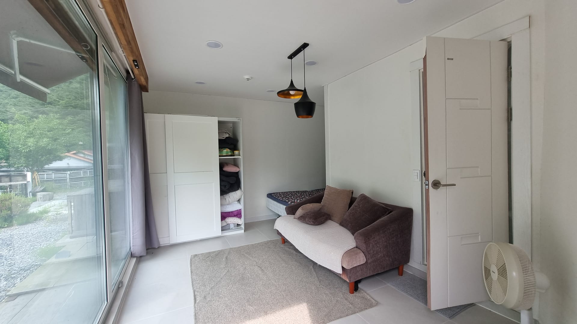 Ready to Move-in Rural House in Nature — image 11