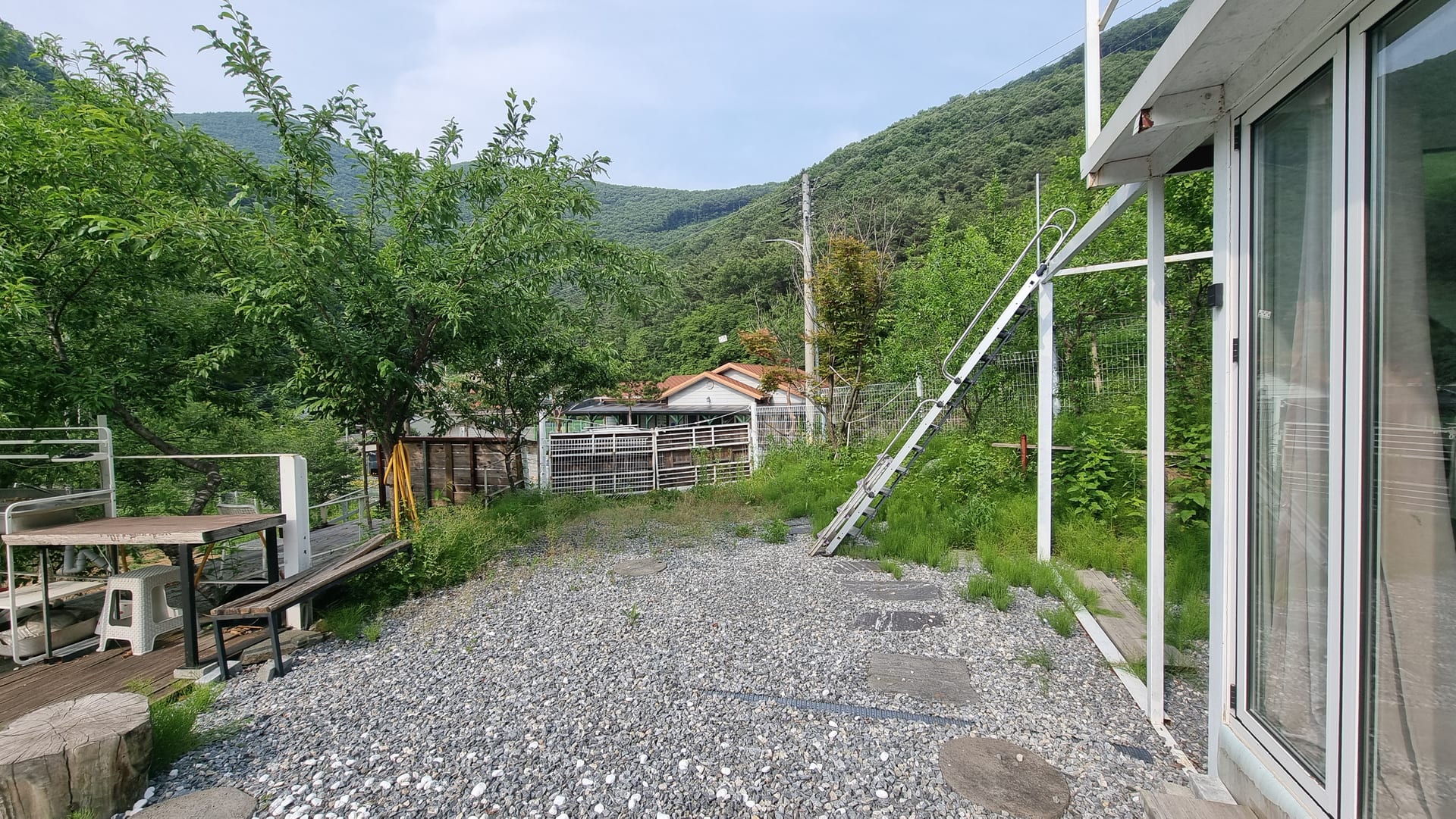 Ready to Move-in Rural House in Nature — image 4