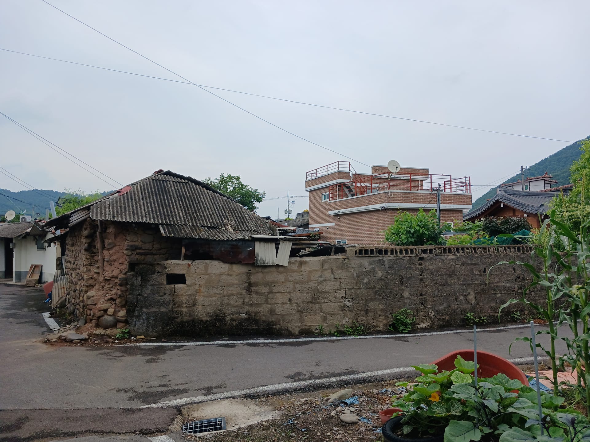 Detached house — image 9