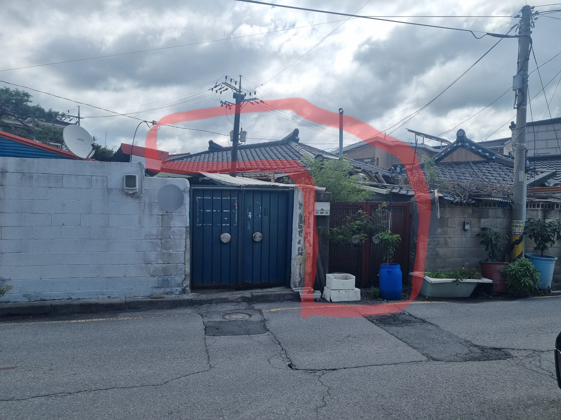 Small detached house requiring full renovation~^^ — image 2