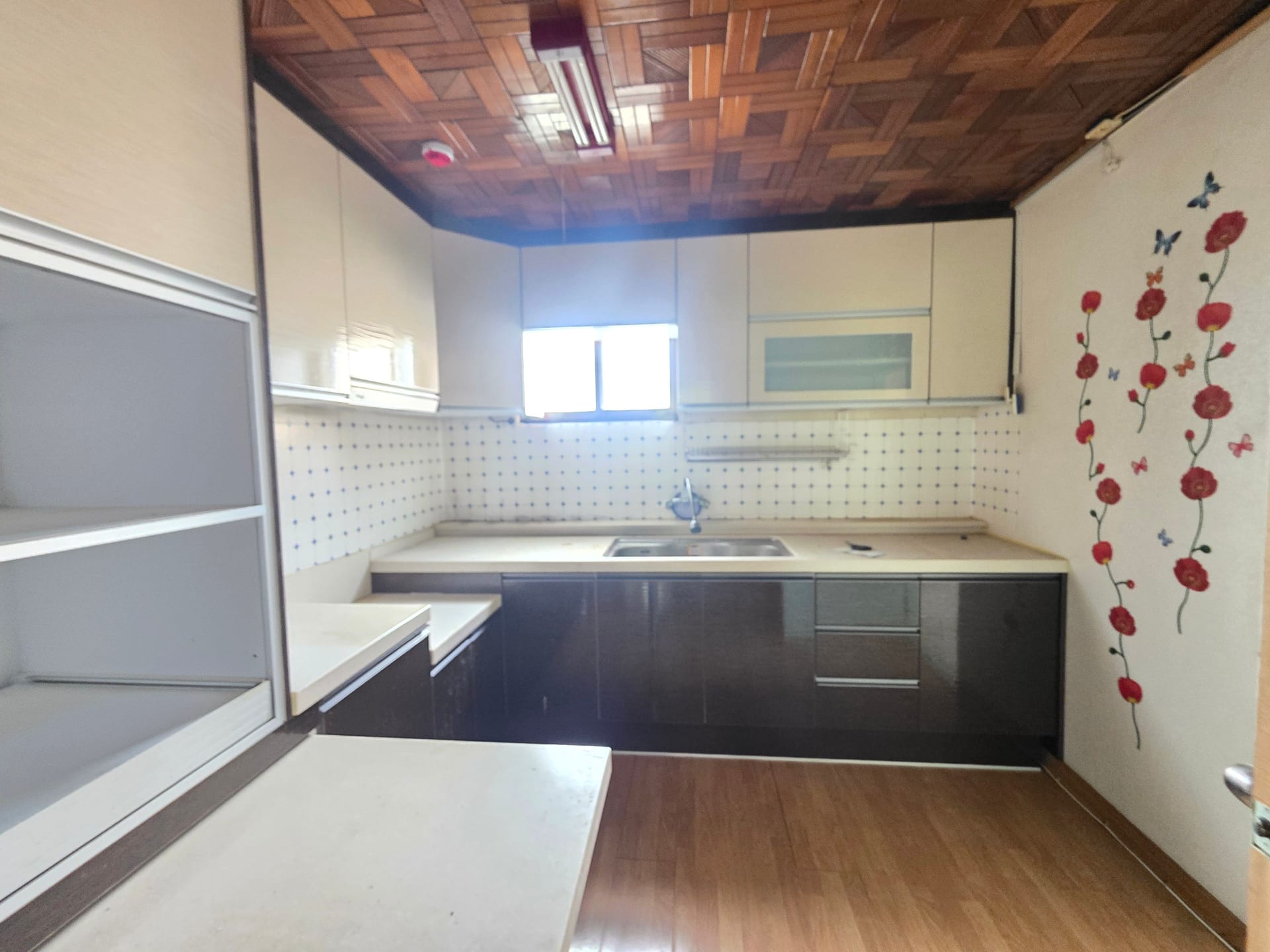Great location, only asking for land price — image 4