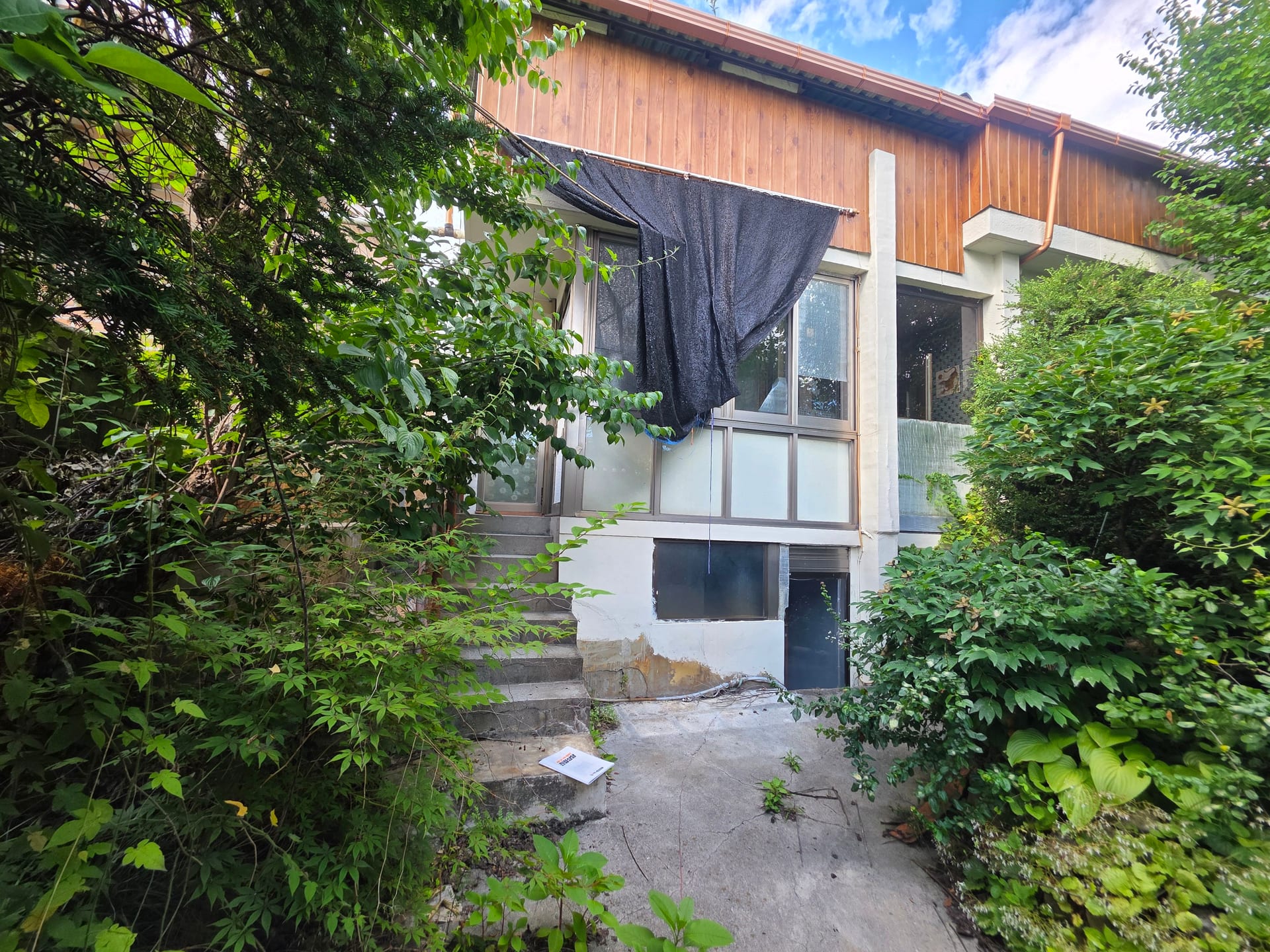 Great location, only asking for land price — image 8