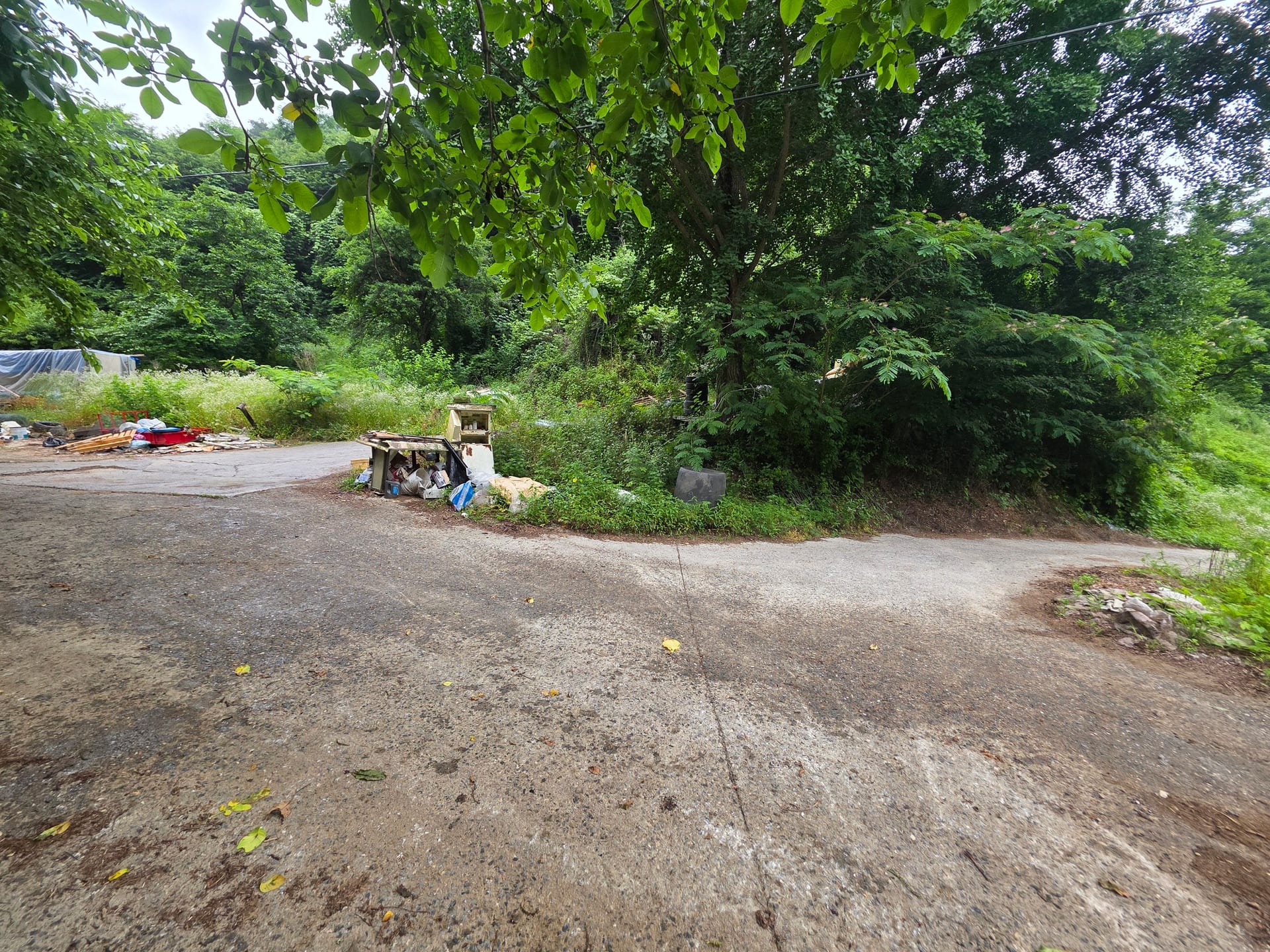 House Below the Mountain — image 3