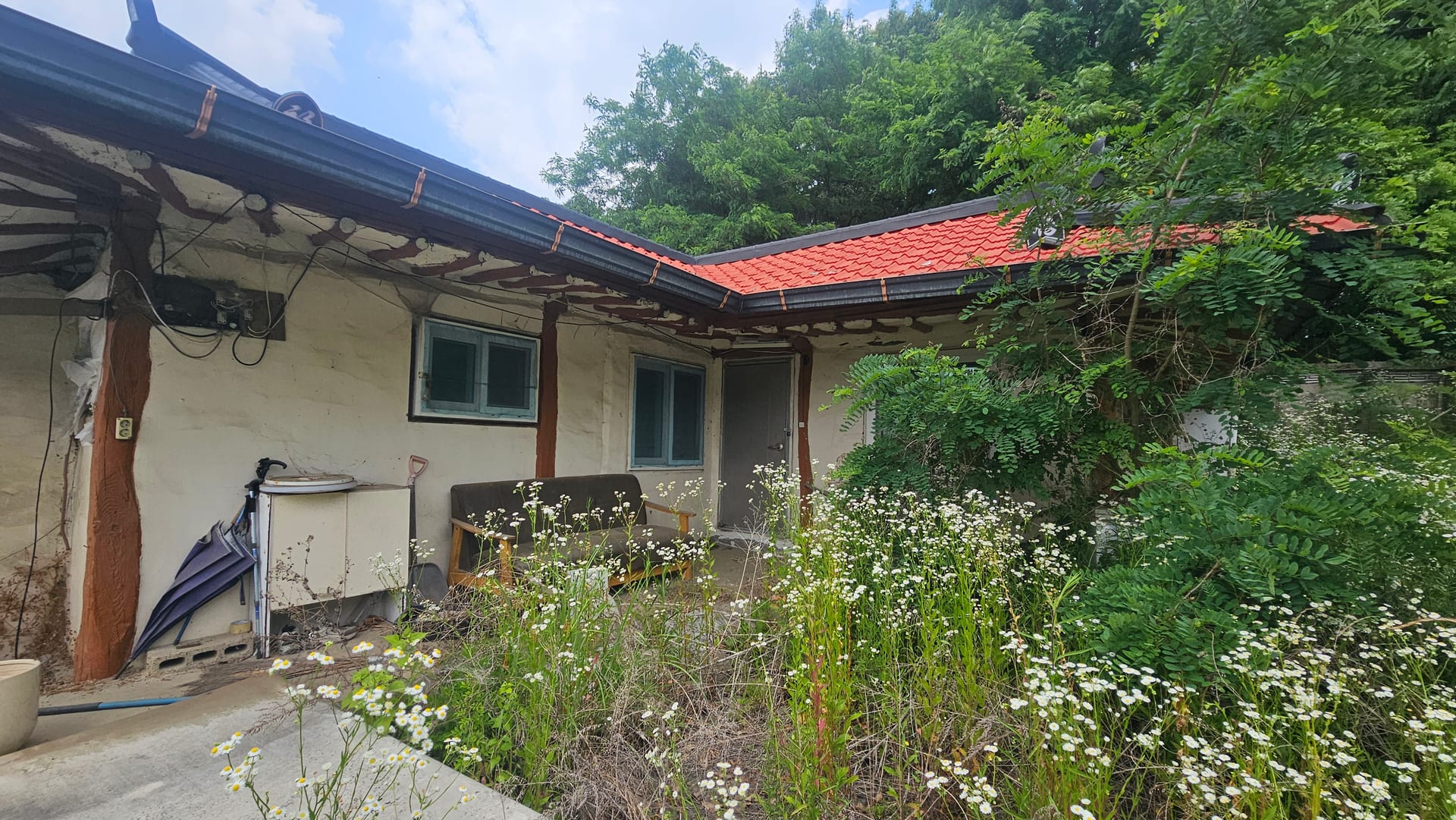 Land 455 pyeong, 4 buildings, demolition possible, remodeling needed