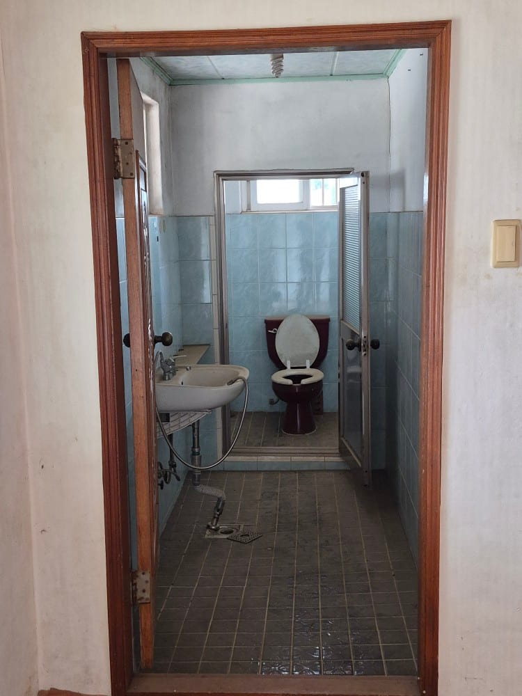 Seaside Fishing Village House — image 4