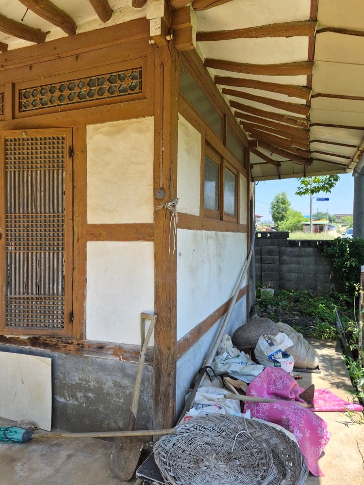 Farmhouse — image 2