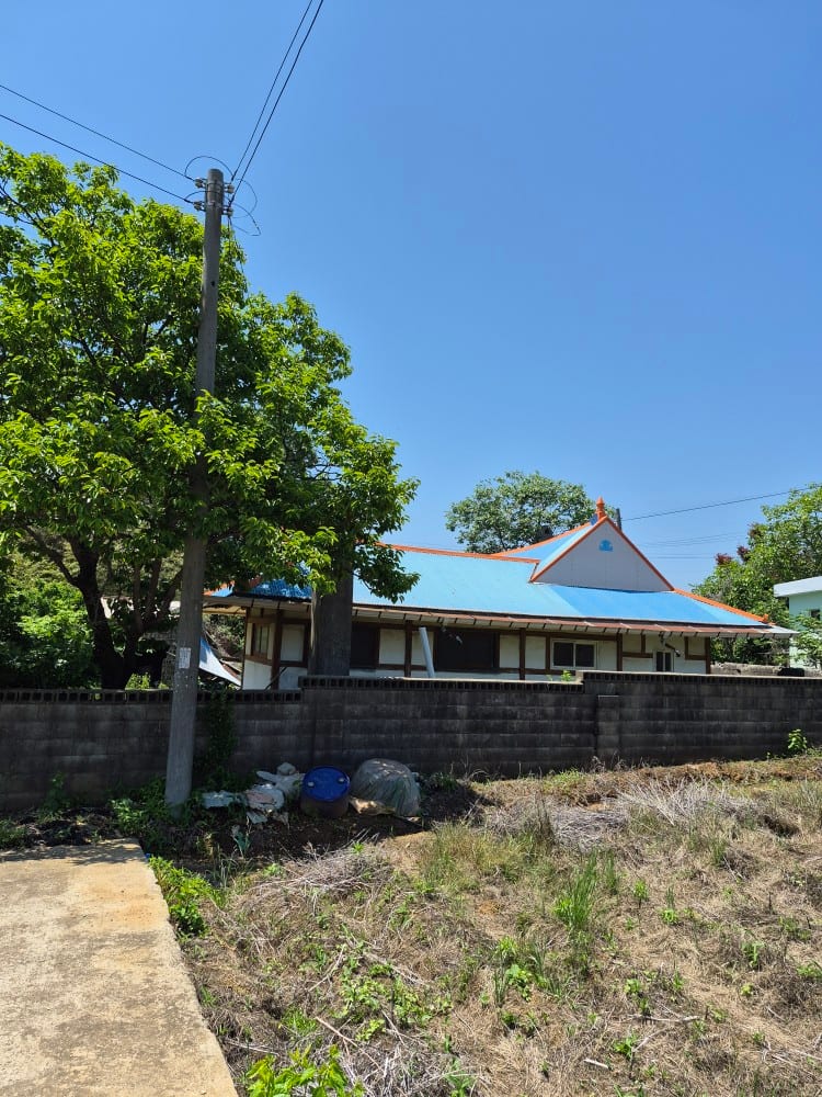Farmhouse — image 3